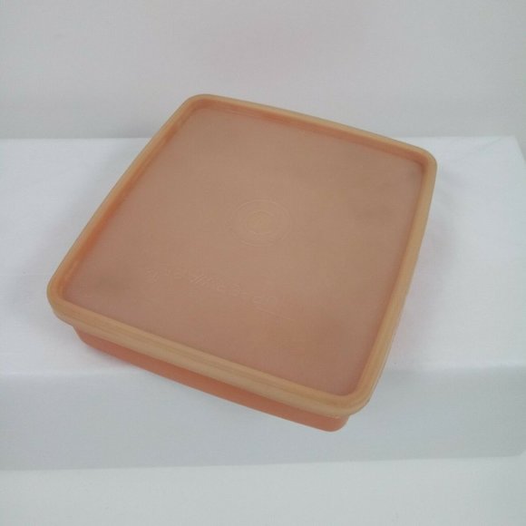 Vintage Tupperware 670-38 Square Sandwich Container With Lid Orange *MINOR WEAR* - Picture 5 of 15
